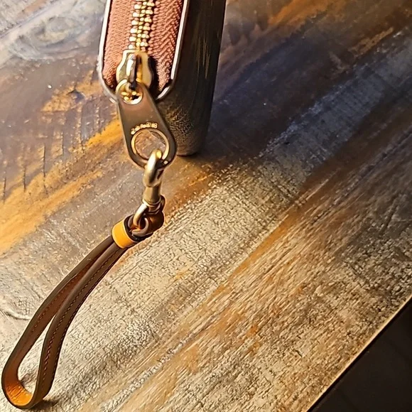 Coach Long Zip Around Wallet In Rainbow Signature Canvas - Picture 11 of 13